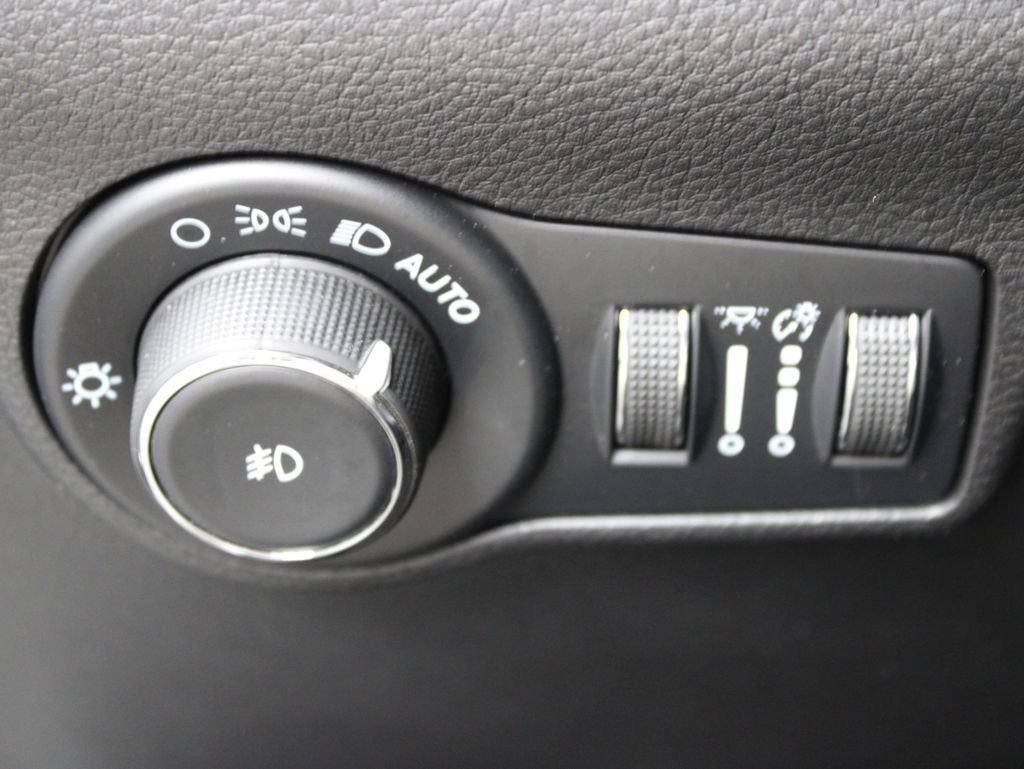 Used 2023 Jeep Compass High Altitude w/ Driver Assist Group I AWD/4WD image 53