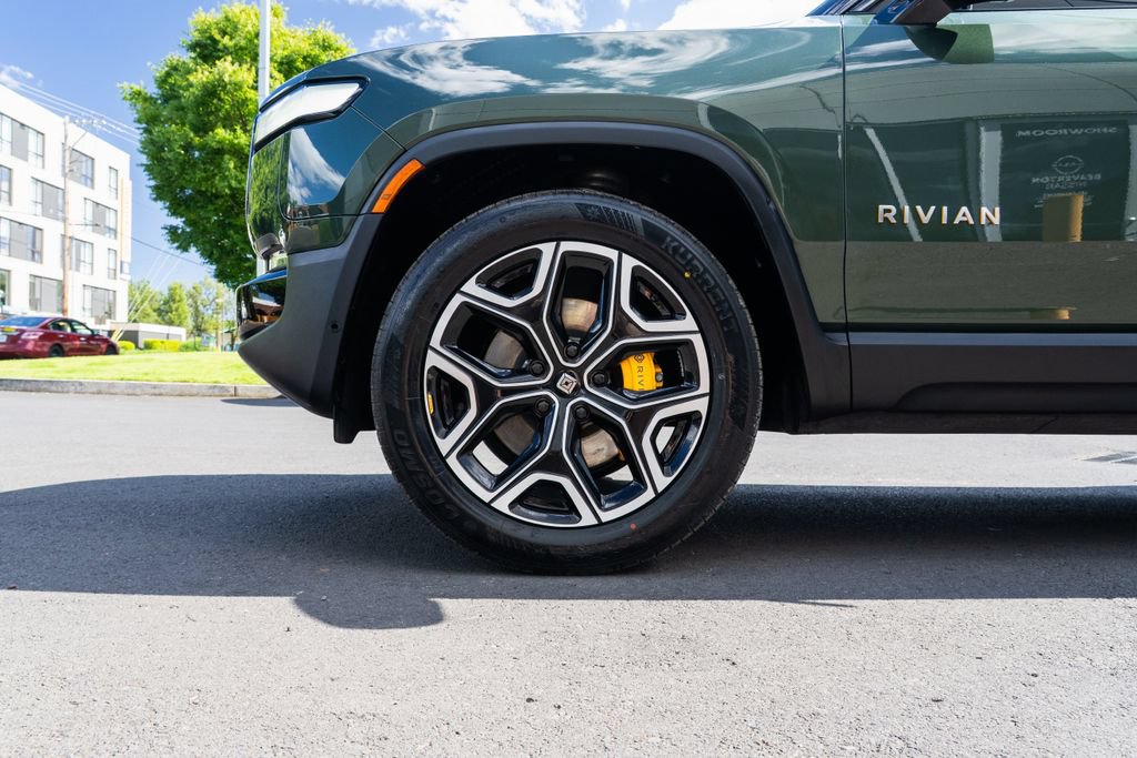 Used 2024 Rivian R1S Adventure AWD/4WD image 7