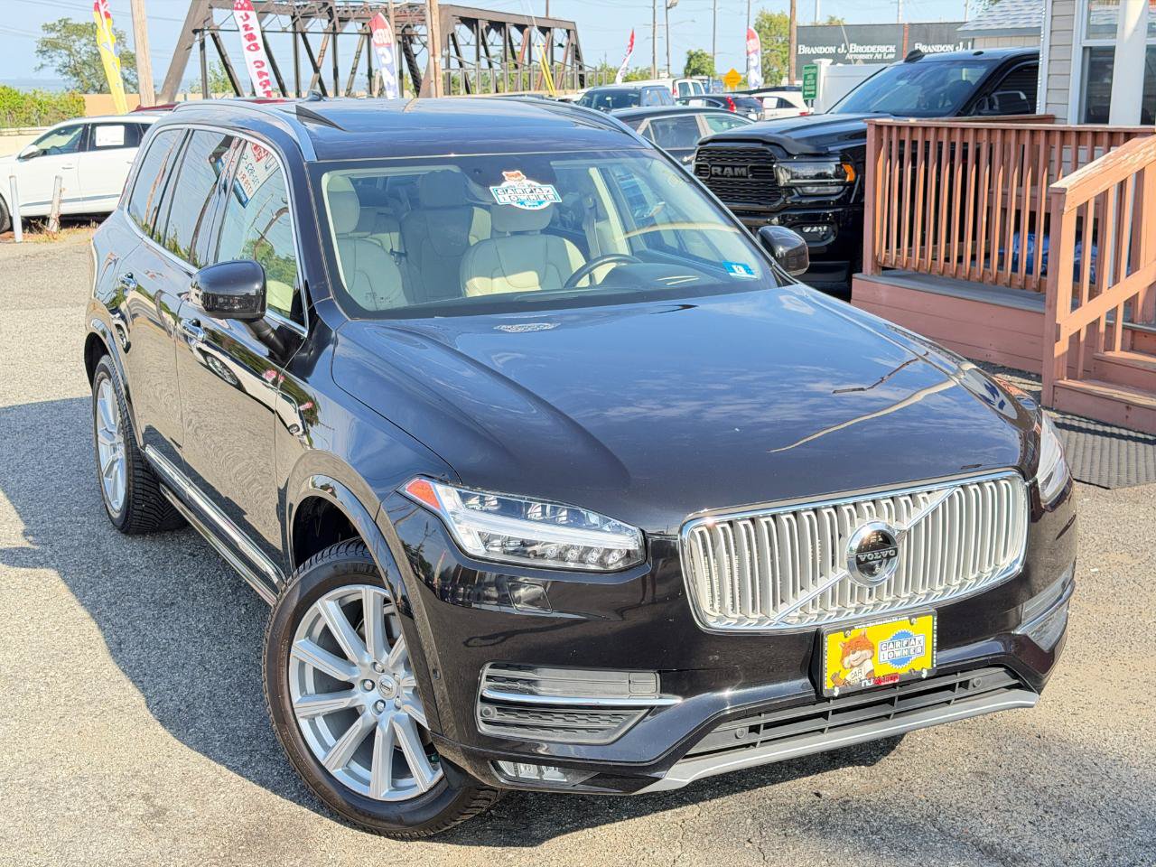 Used 2016 Volvo XC90 T6 Inscription w/ Vision Package AWD/4WD image 2