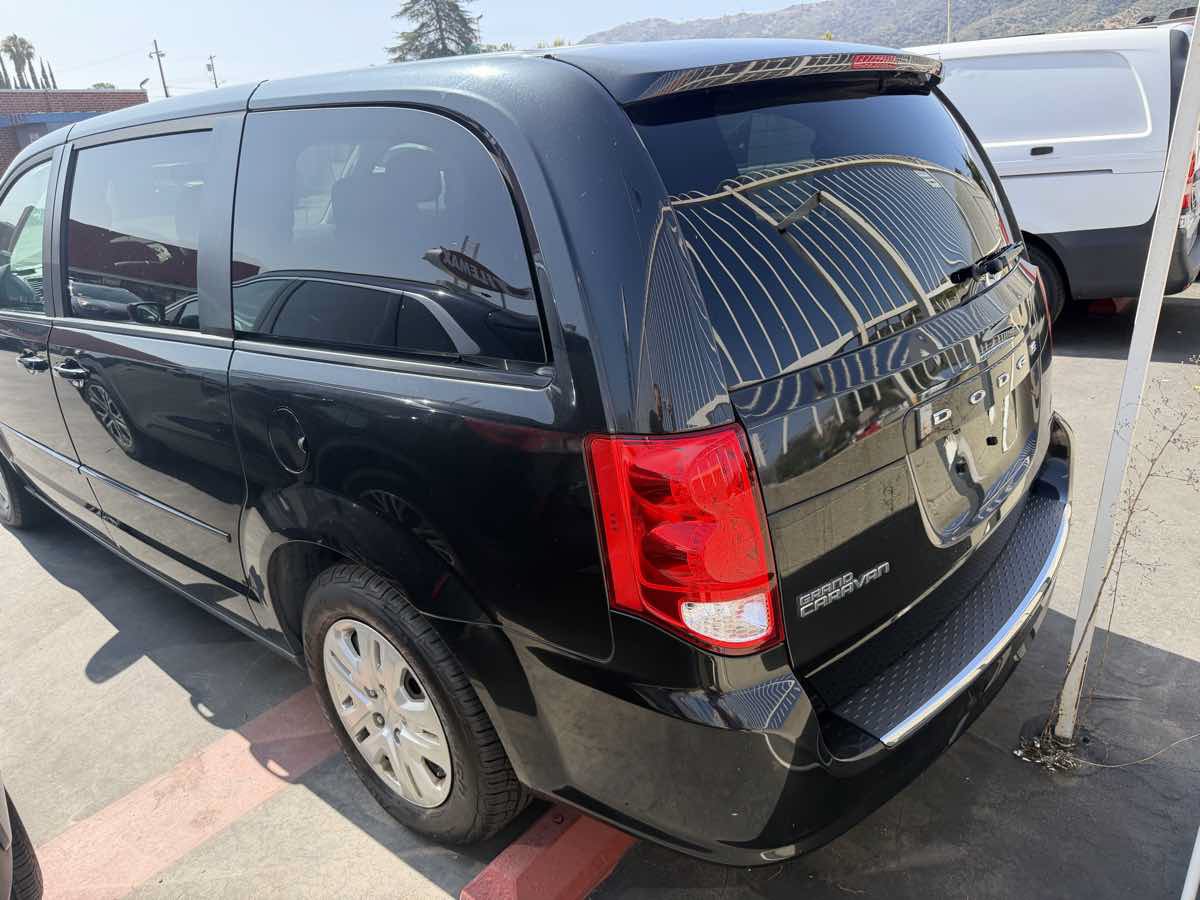 Used 2016 Dodge Grand Caravan SE w/ Quick Order Package 29E SE FWD image 5