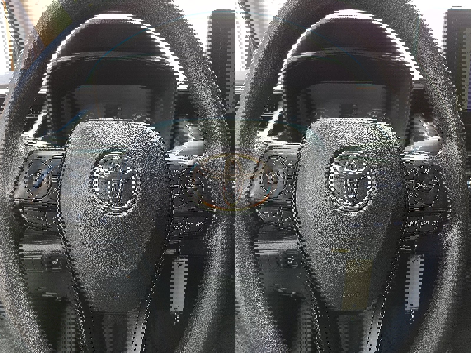 Used 2023 Toyota Corolla LE image 12