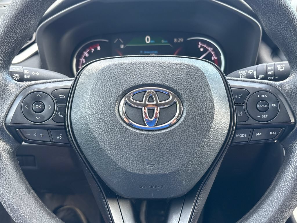 Used 2024 Toyota RAV4 XLE AWD/4WD image 5