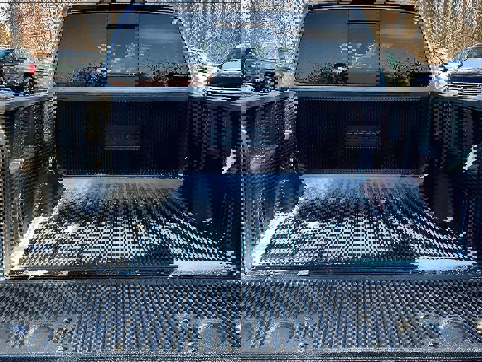 Used 2019 Nissan Titan SV w/ SV Convenience Package image 31