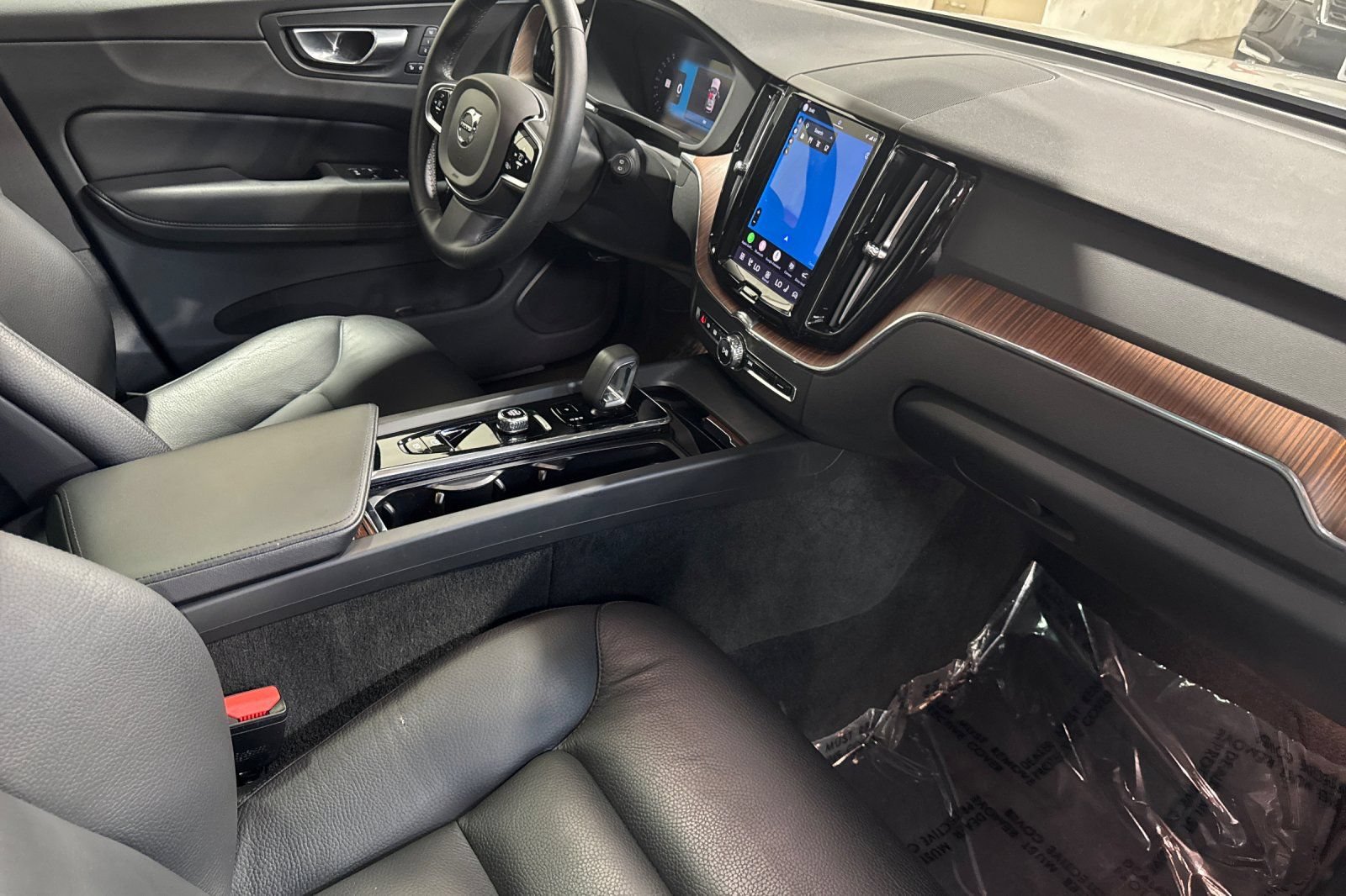 Used 2023 Volvo XC60 B5 Plus w/ Climate Package AWD/4WD image 19
