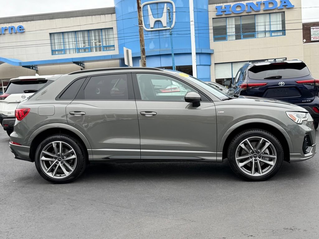 Used 2024 Audi Q3 2.0T Premium w/ Convenience Package AWD/4WD image 33