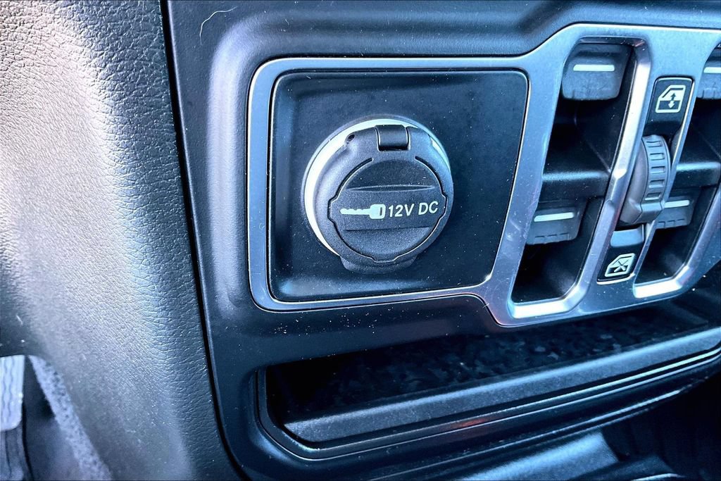 Used 2023 Jeep Gladiator Sport AWD/4WD image 32