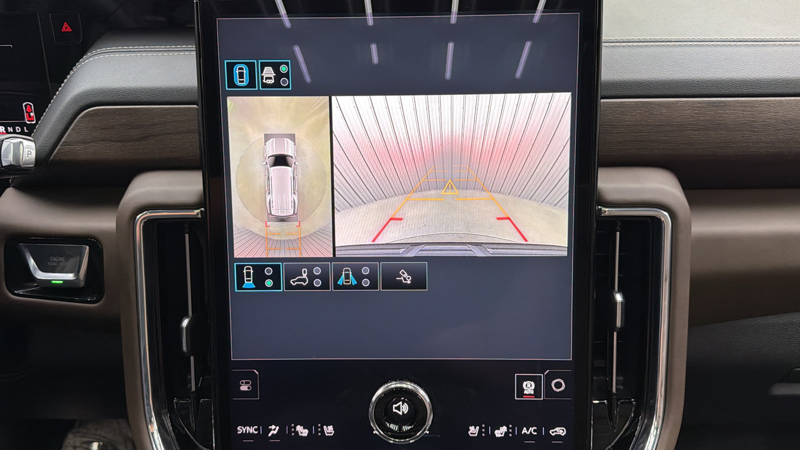 Used 2026 GMC Yukon Denali Ultimate w/ LPO, Floor Liner Package AWD/4WD image 18