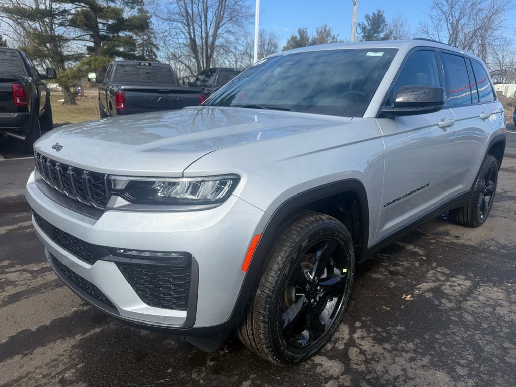 New 2026 Jeep Grand Cherokee Limited w/ Limited Altitude Package AWD/4WD image 7