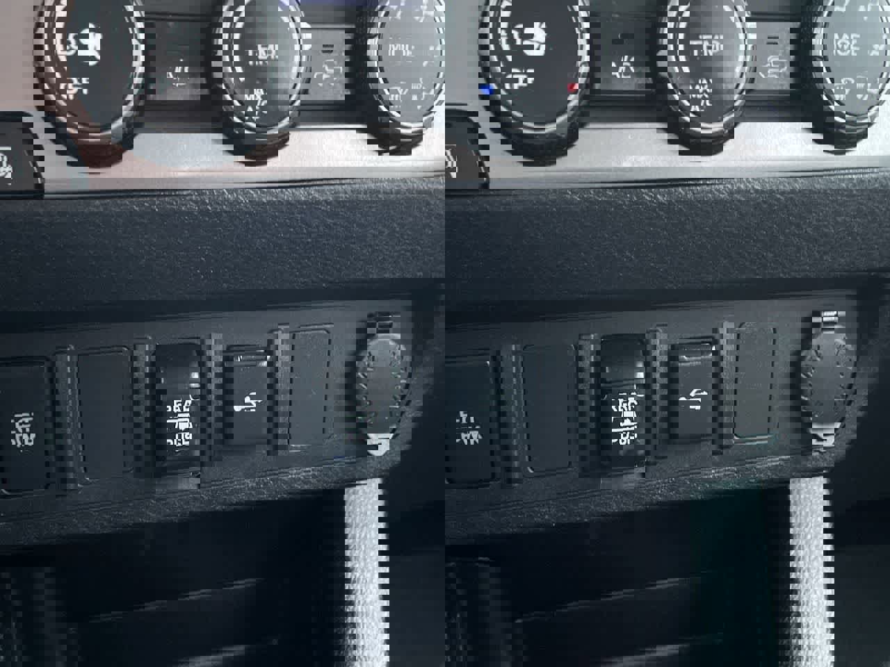 Used 2020 Toyota Tacoma SR5 image 22