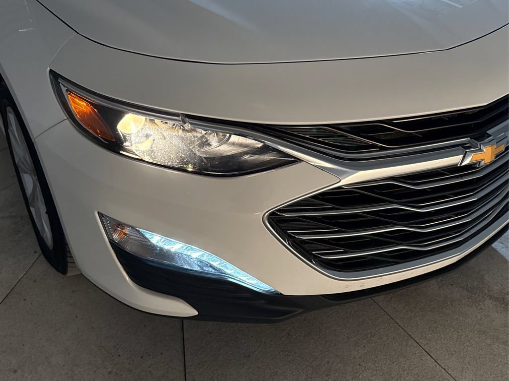 Used 2025 Chevrolet Malibu LT image 35