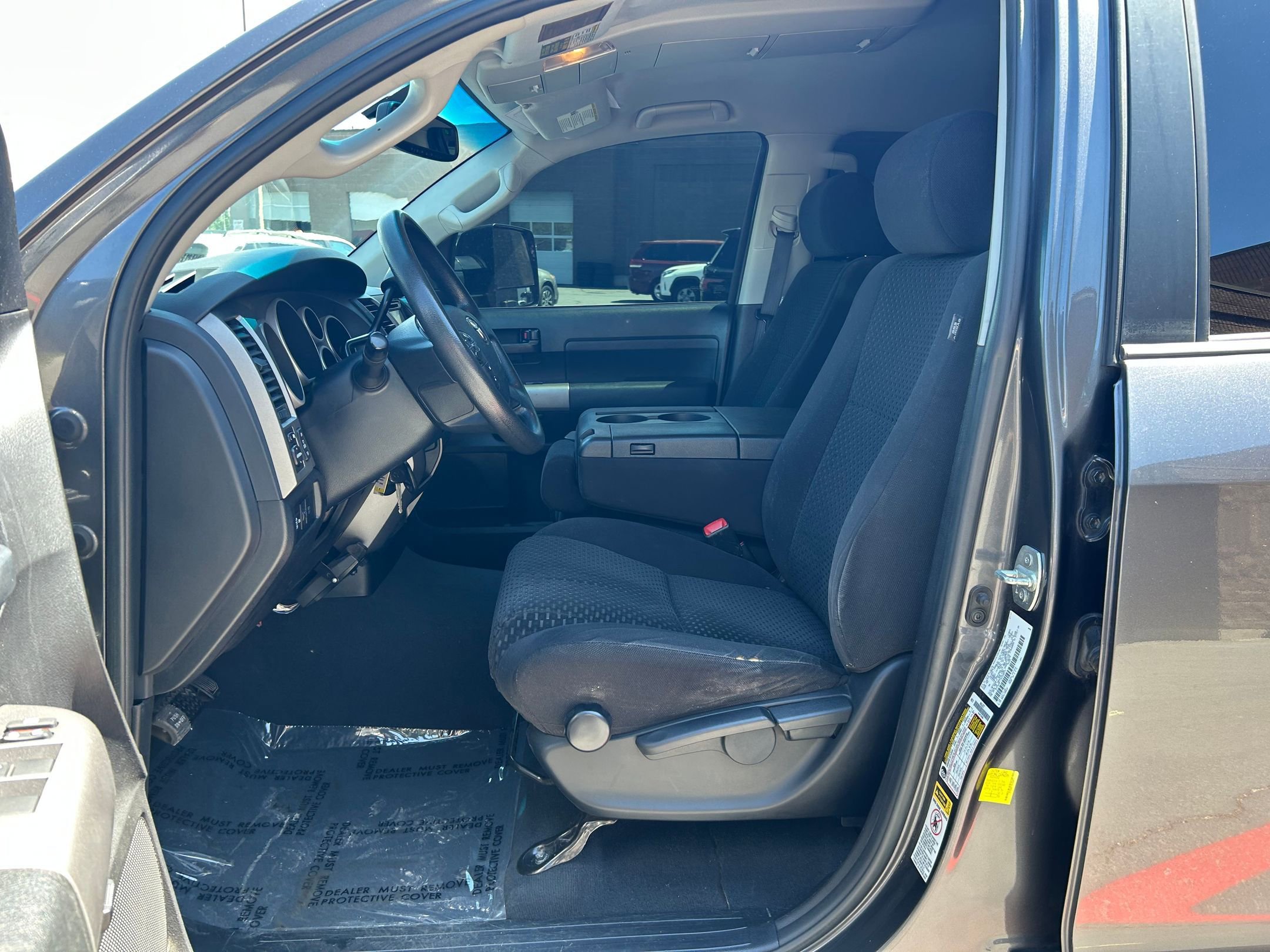 Used 2013 Toyota Tundra 4x4 CrewMax w/ Tow Pkg image 12