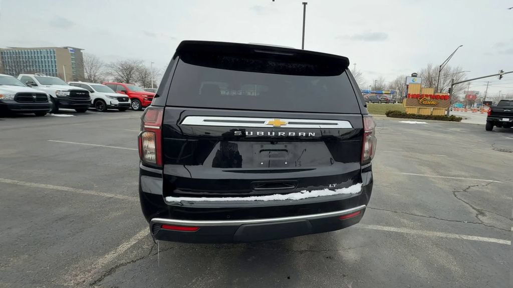 Used 2023 Chevrolet Suburban LT RWD image 7