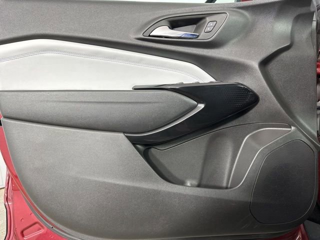 Used 2024 Chevrolet Trax LT w/ LT Convenience Package image 23