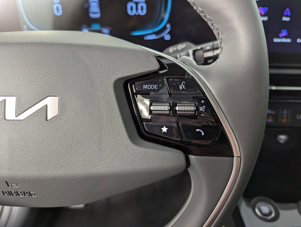 New 2025 Kia Niro SX image 22
