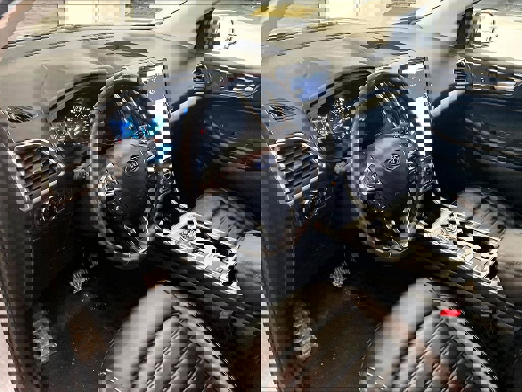 Used 2023 Ford Edge SEL AWD/4WD image 8