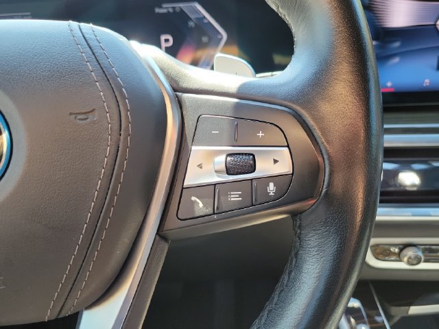 Used 2025 BMW X5 xDrive50e AWD/4WD image 26
