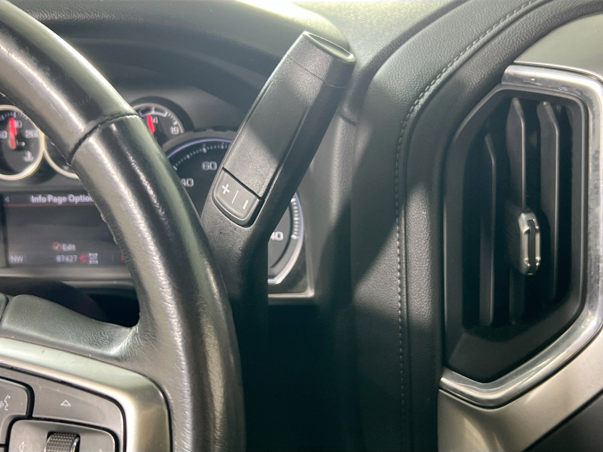 Used 2021 Chevrolet Silverado 1500 RST image 16