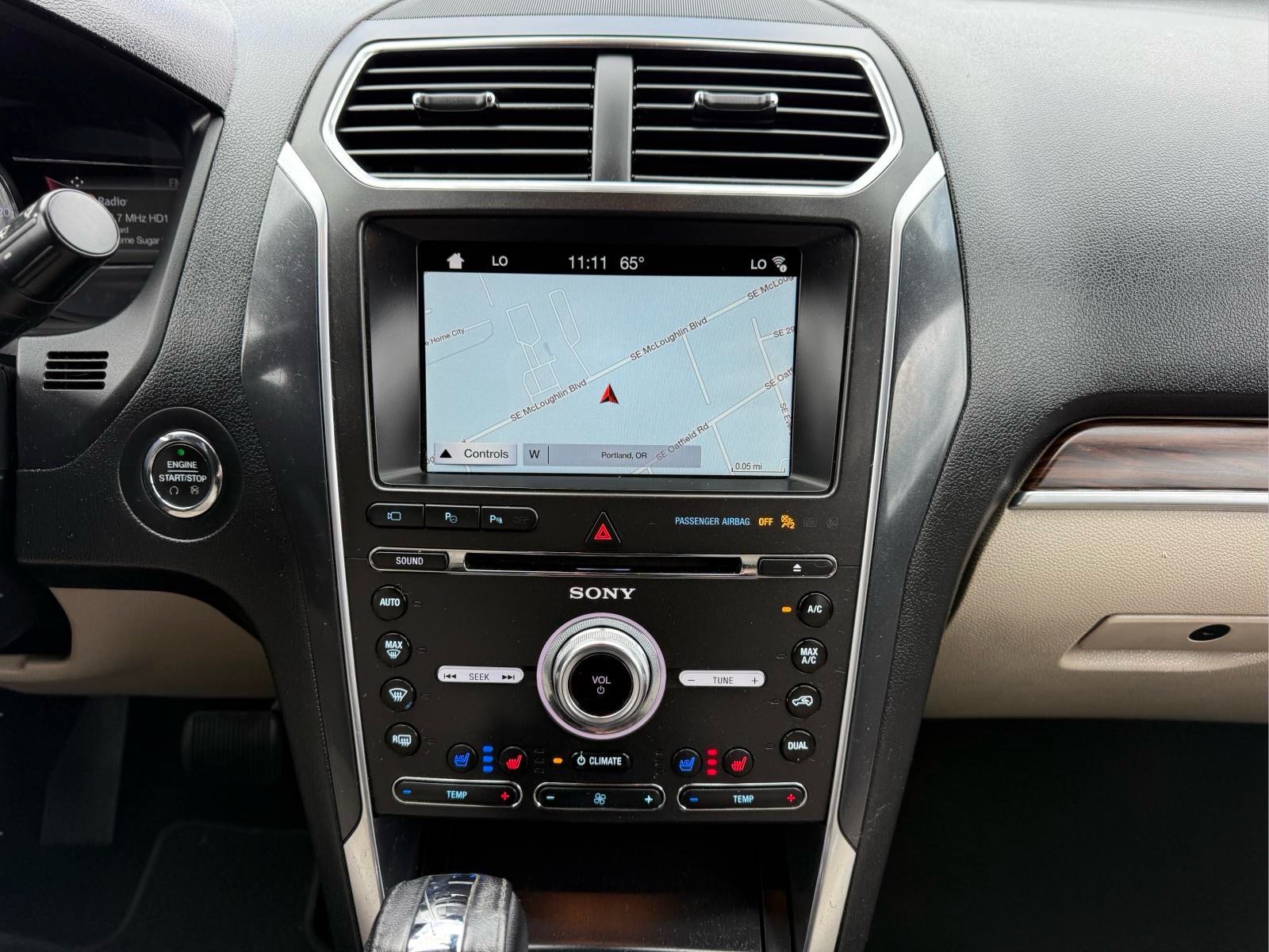 Used 2018 Ford Explorer Limited w/ Equipment Group 301A AWD/4WD image 23