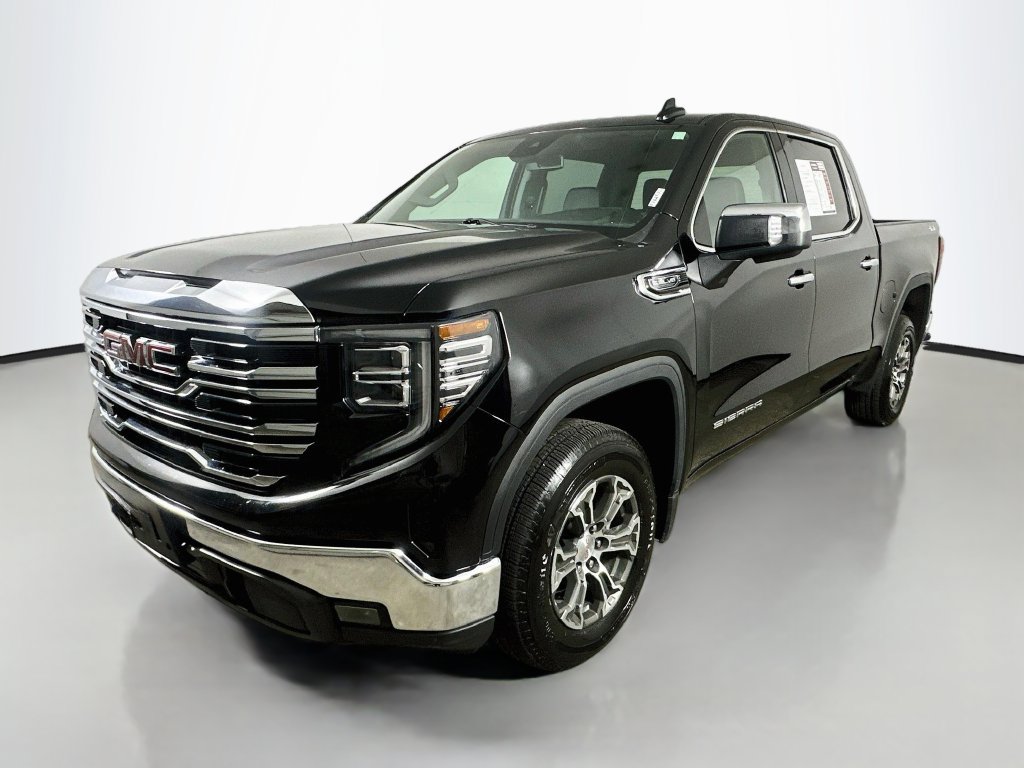 Used 2025 GMC Sierra 1500 SLT AWD/4WD image 3