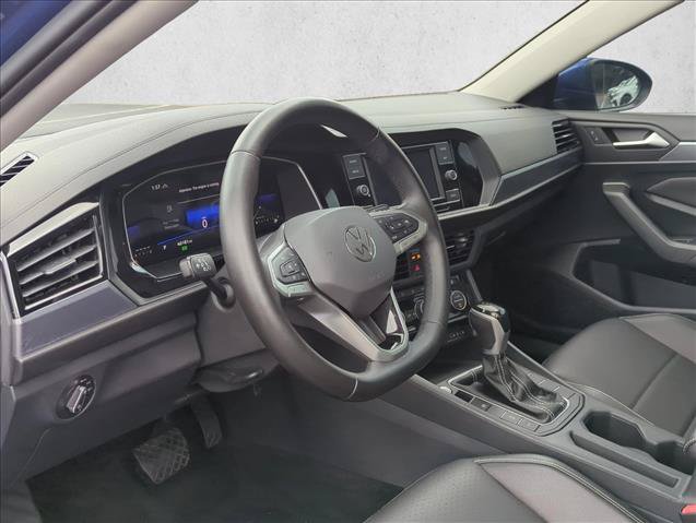 Certified 2023 Volkswagen Jetta SE w/ Panoramic Sunroof Package FWD image 9