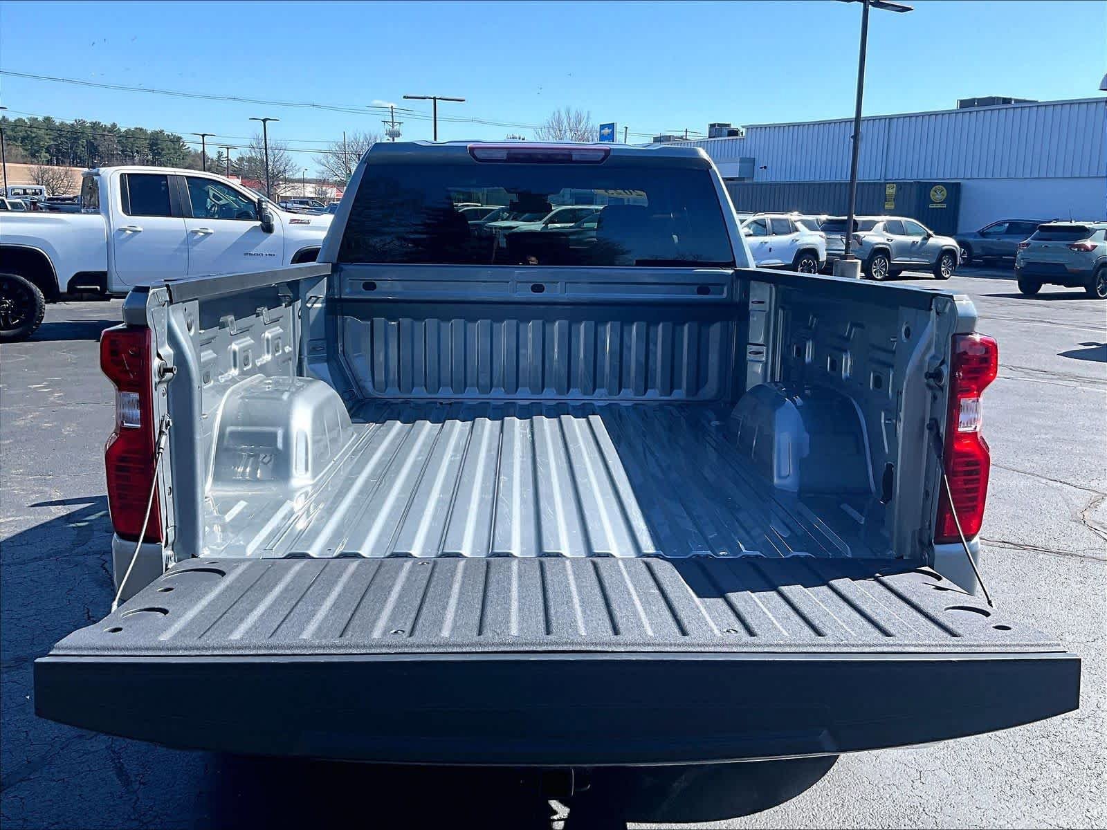 Used 2023 Chevrolet Silverado 1500 LT AWD/4WD image 31