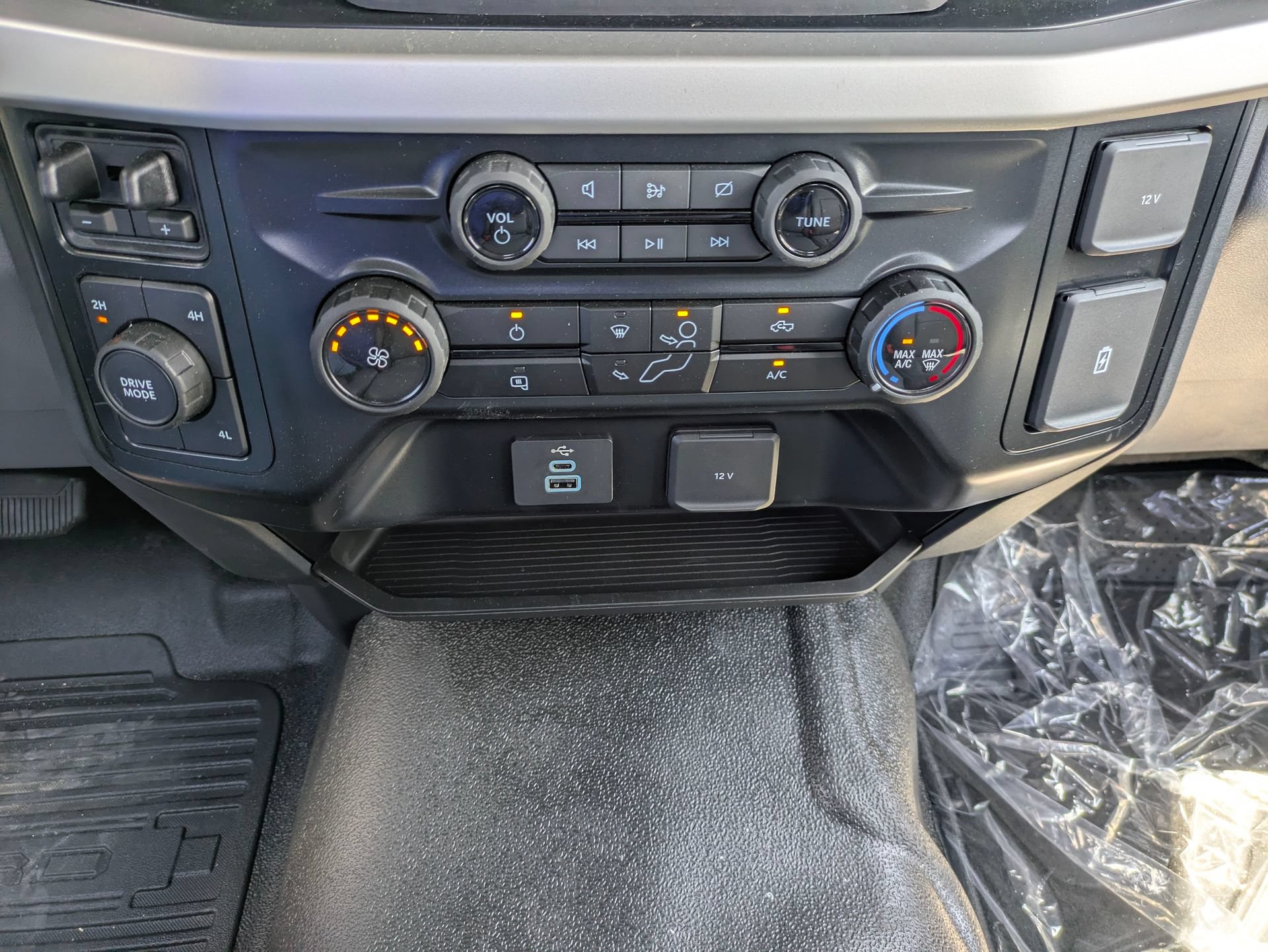 New 2024 Ford F350 XL w/ Snow Plow Prep Package AWD/4WD image 16
