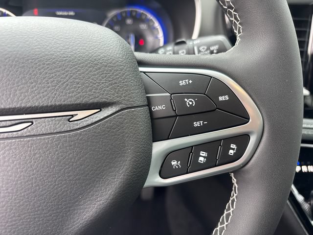New 2027 Chrysler Pacifica Select w/ Family Tech Group FWD image 21