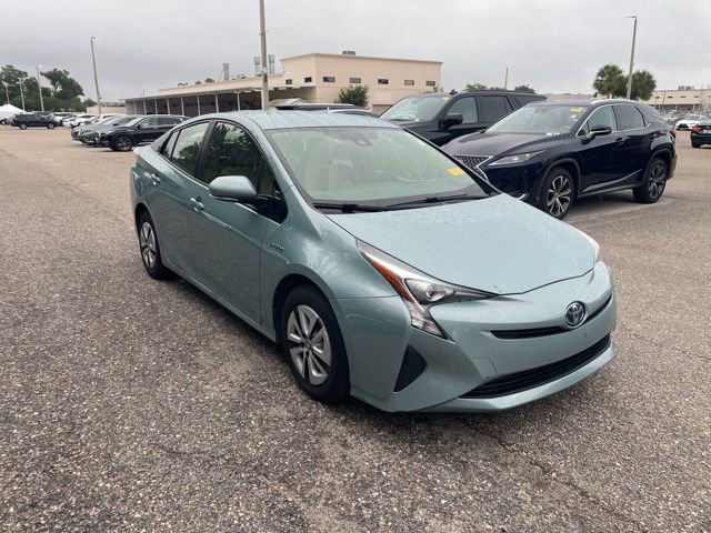 Used 2017 Toyota Prius Two FWD video 1