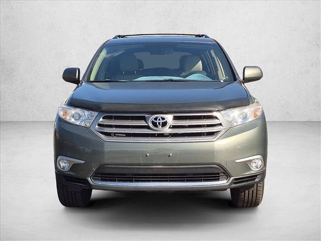 Used 2013 Toyota Highlander SE FWD image 2