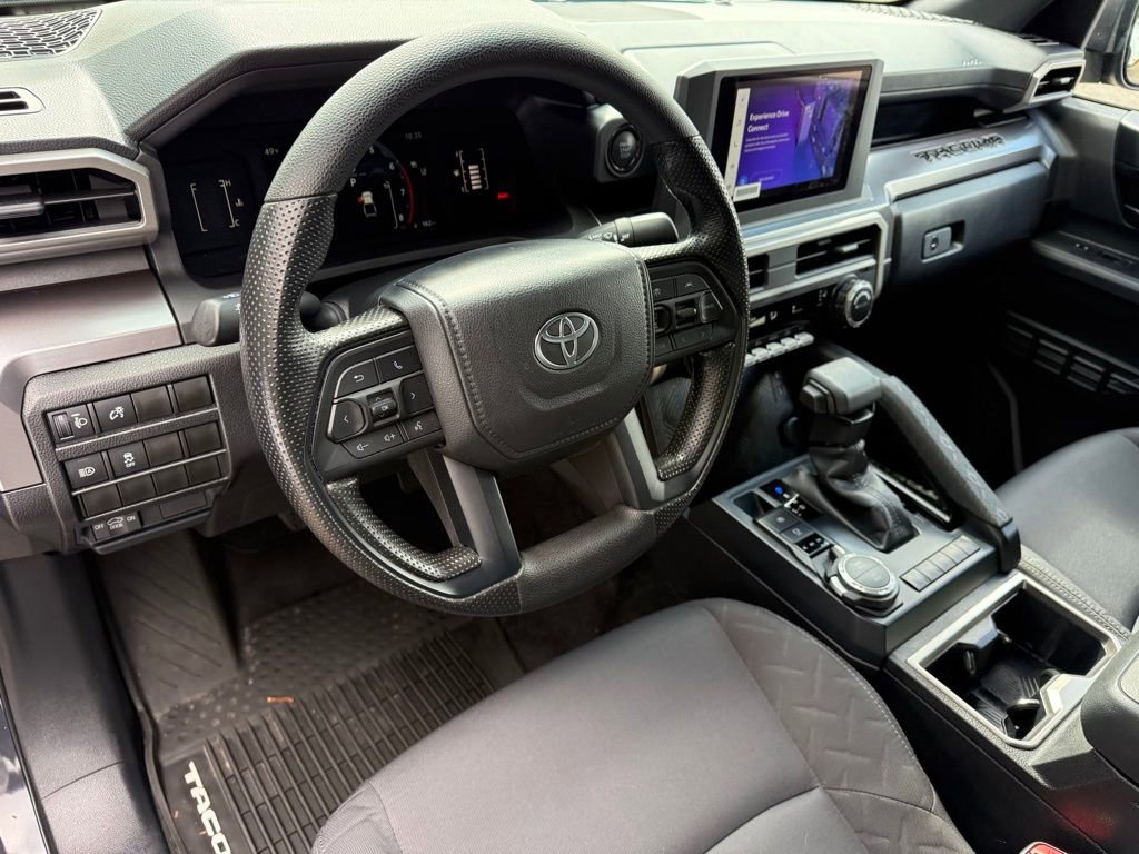 Used 2025 Toyota Tacoma SR5 AWD/4WD image 12