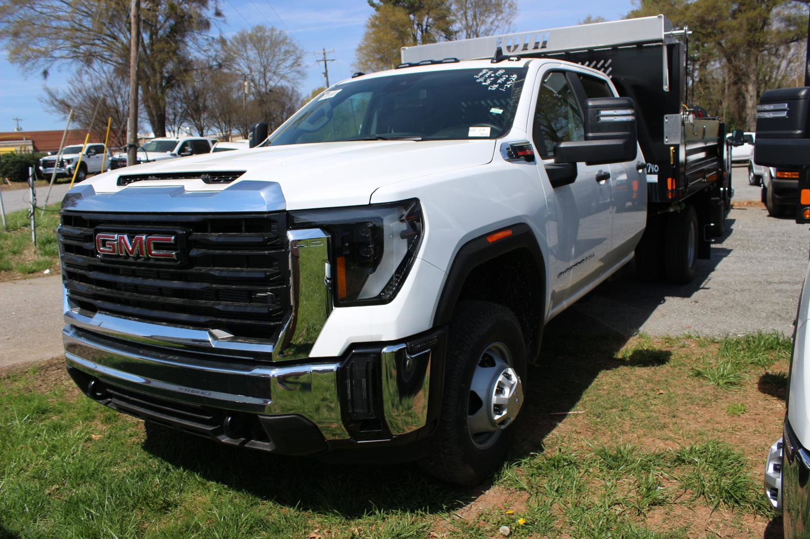 New 2026 GMC Sierra 3500 Pro w/ Convenience Package image 2