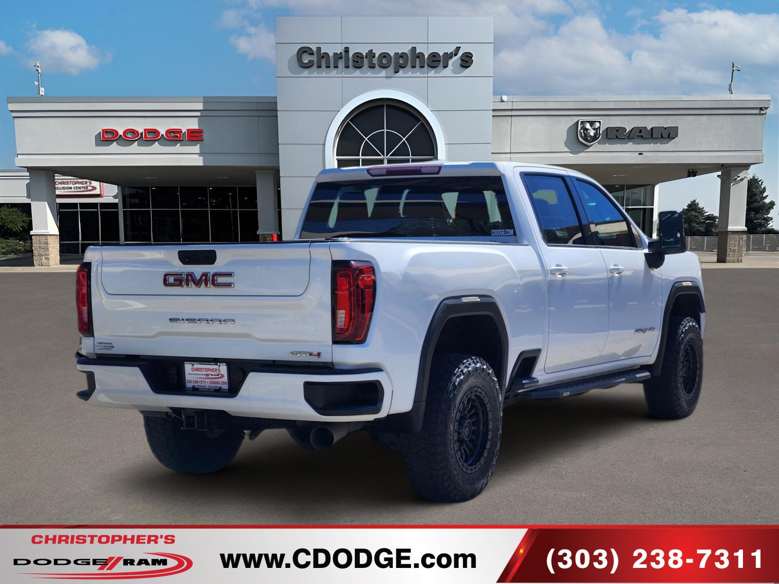 Used 2021 GMC Sierra 2500 AT4 AWD/4WD image 3