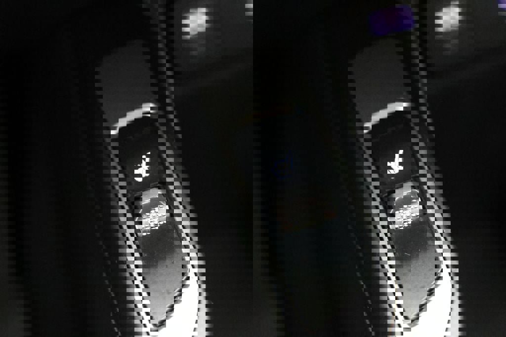 Used 2023 Kia Sorento EX image 26