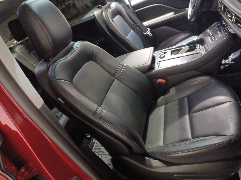 Used 2025 Lincoln Aviator AWD w/ Jet Appearance Package image 27