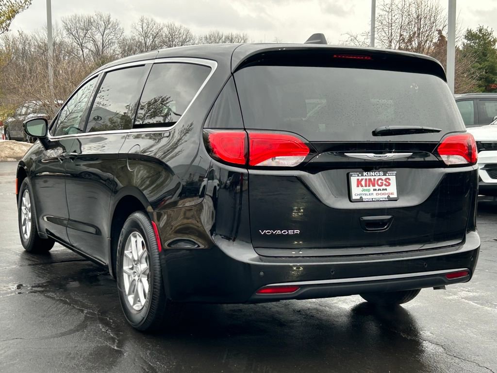 New 2026 Chrysler Voyager LX image 6