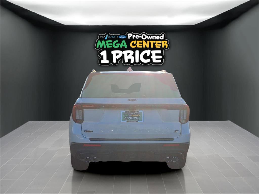 Used 2025 Ford Explorer ST image 27