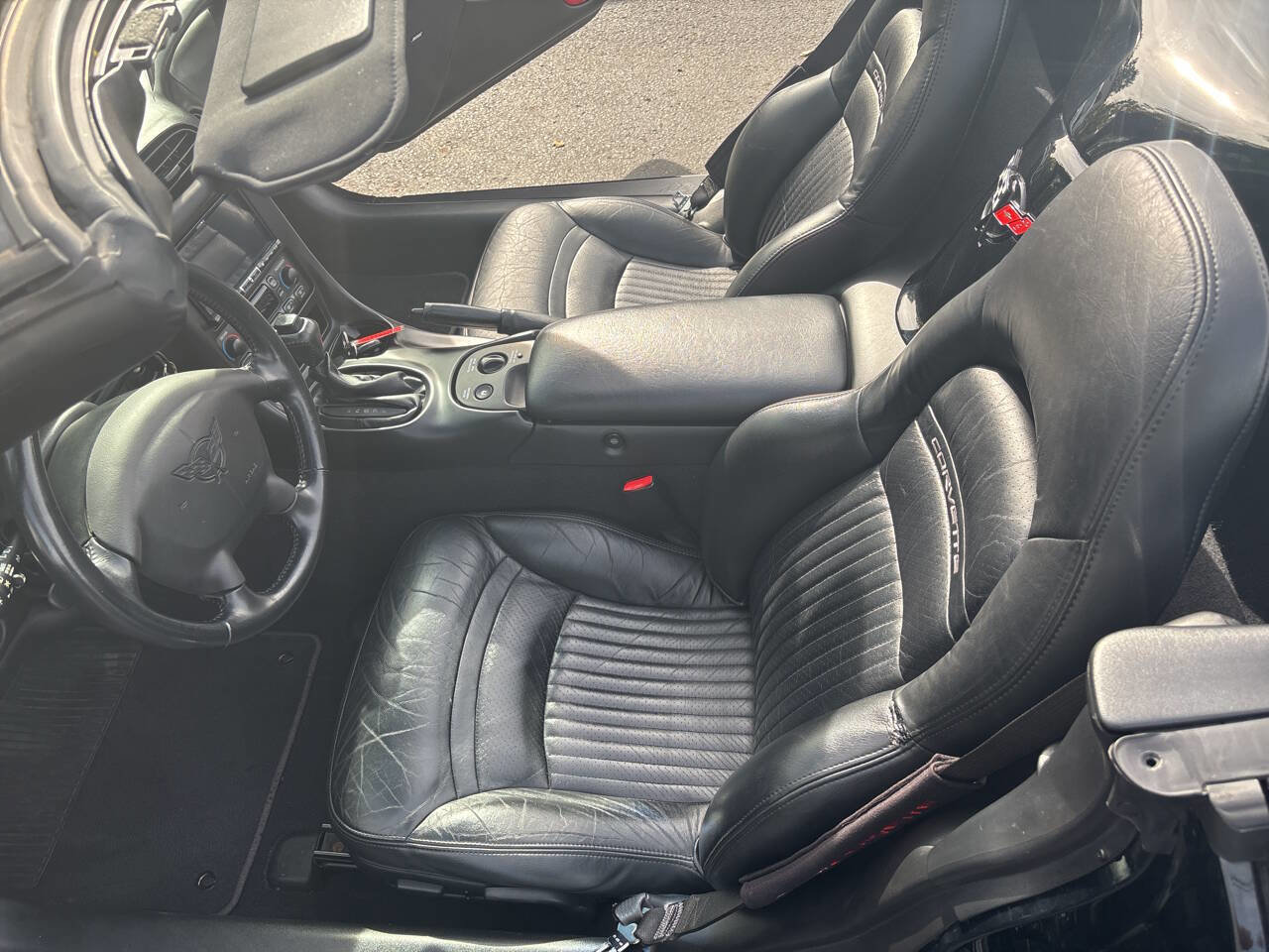 Used 2004 Chevrolet Corvette Convertible w/ Preferred Equipment Group image 9