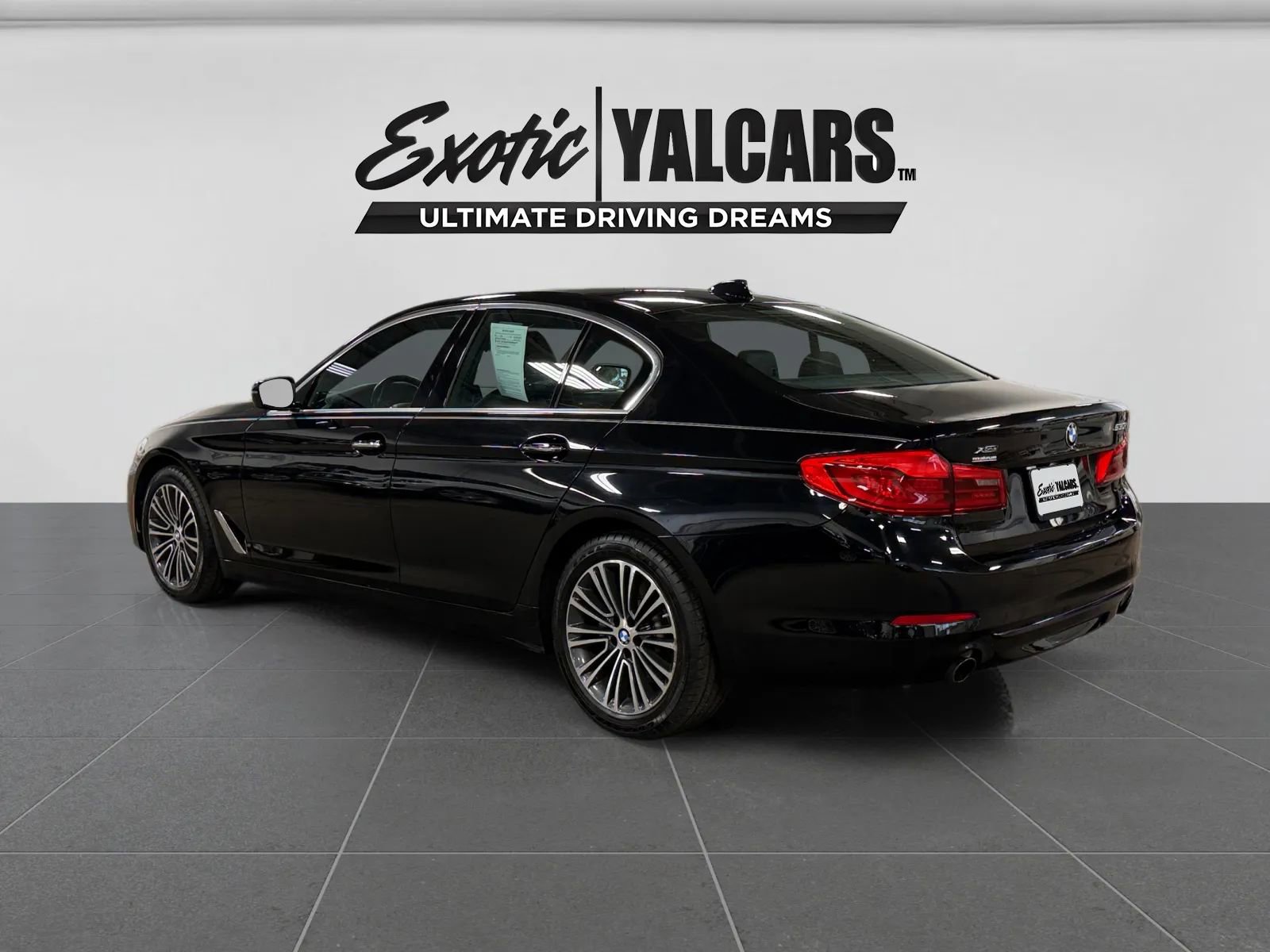 Used 2018 BMW 530i xDrive 530i xDrive Sedan 4D w/ Premium Package image 3