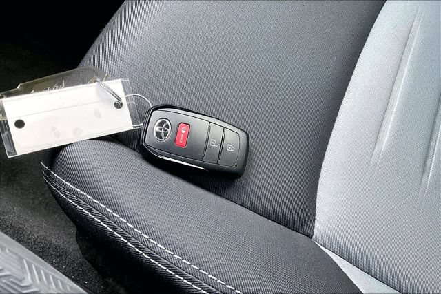 Used 2025 Toyota Tacoma TRD Sport AWD/4WD image 33
