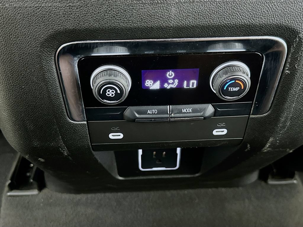 Used 2022 Chevrolet Tahoe Z71 AWD/4WD image 34