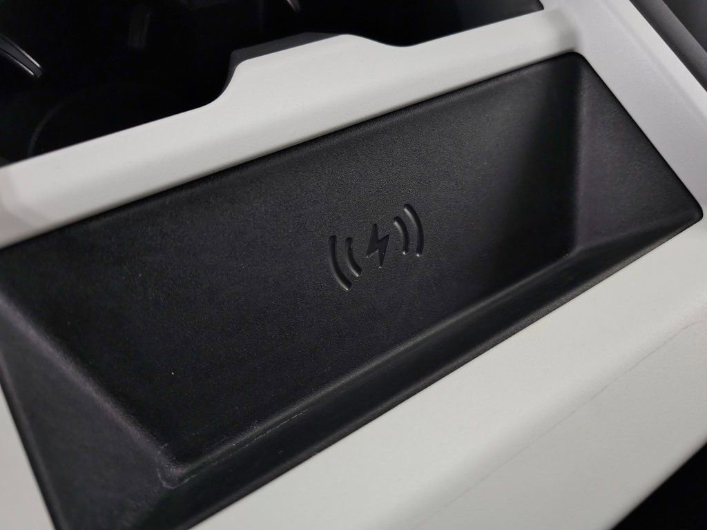 Used 2025 Land Rover Defender 110 S image 34