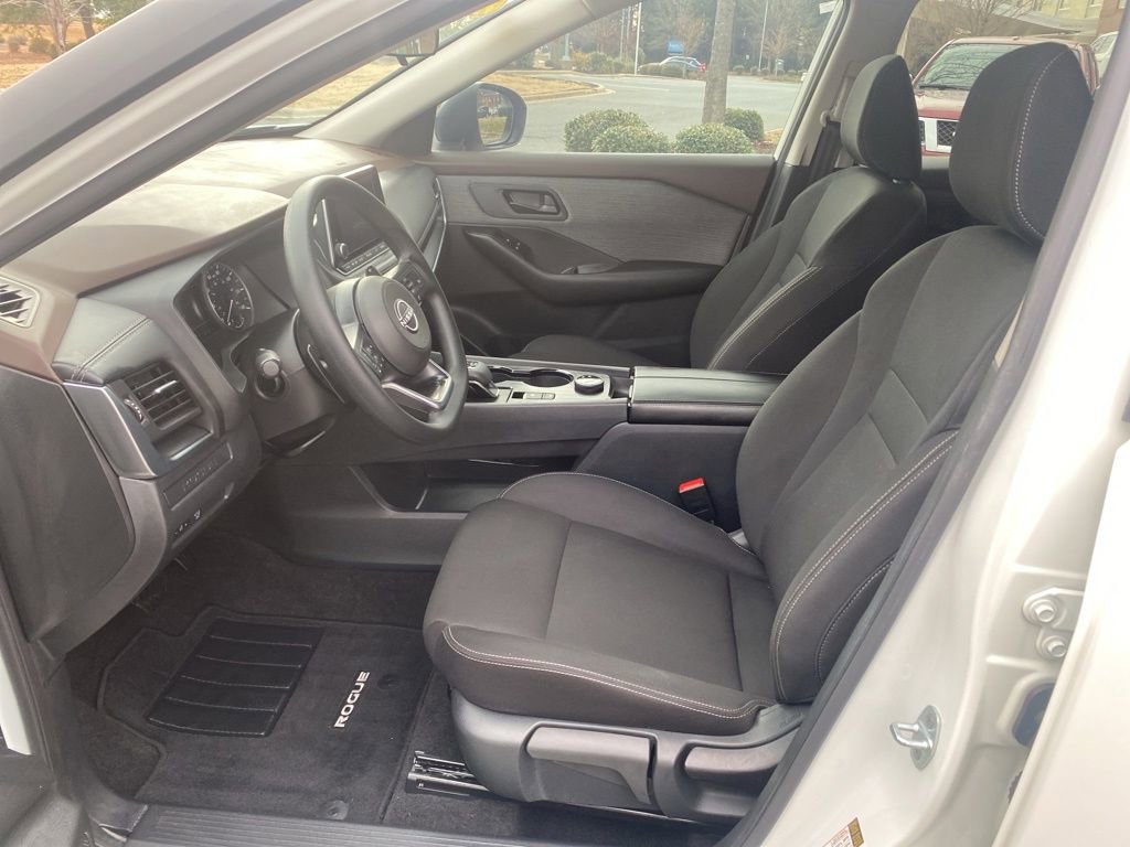 Used 2023 Nissan Rogue S image 14