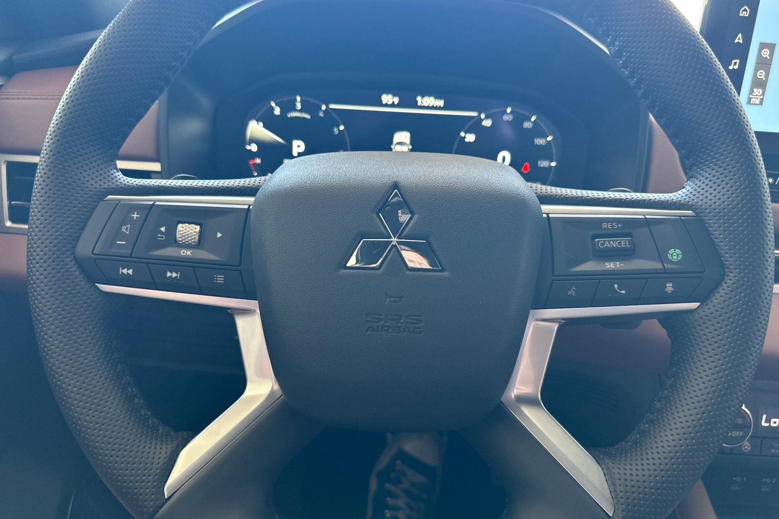 New 2025 Mitsubishi Outlander SEL image 22