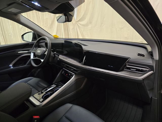 Certified 2025 Audi Q5 Premium w/ Convenience Package AWD/4WD image 37