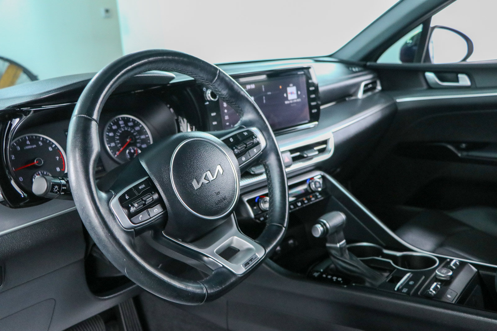Used 2024 Kia K5 GT-Line w/ GT-Line Premium Package AWD/4WD image 22