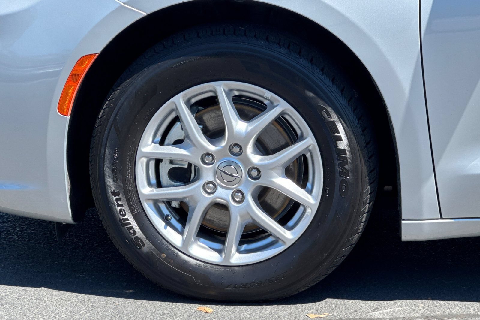 Used 2024 Chrysler Pacifica Touring-L FWD image 33