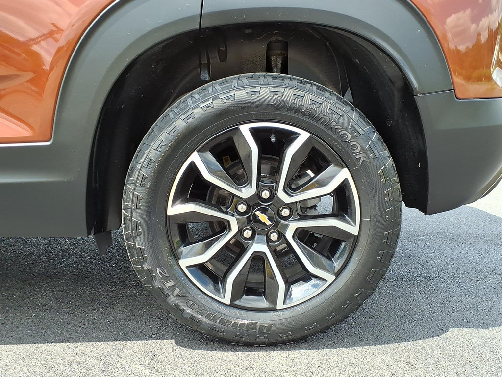 Used 2021 Chevrolet TrailBlazer ACTIV w/ Technology Package AWD/4WD image 6