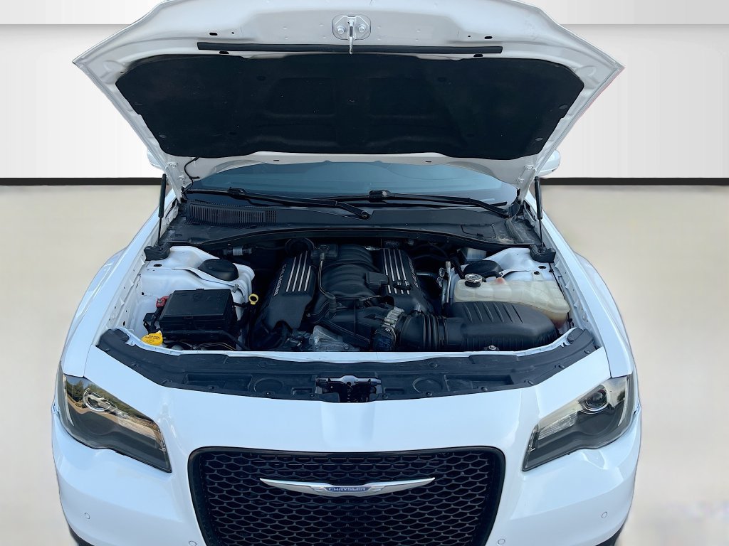 Used 2023 Chrysler 300 C RWD image 32