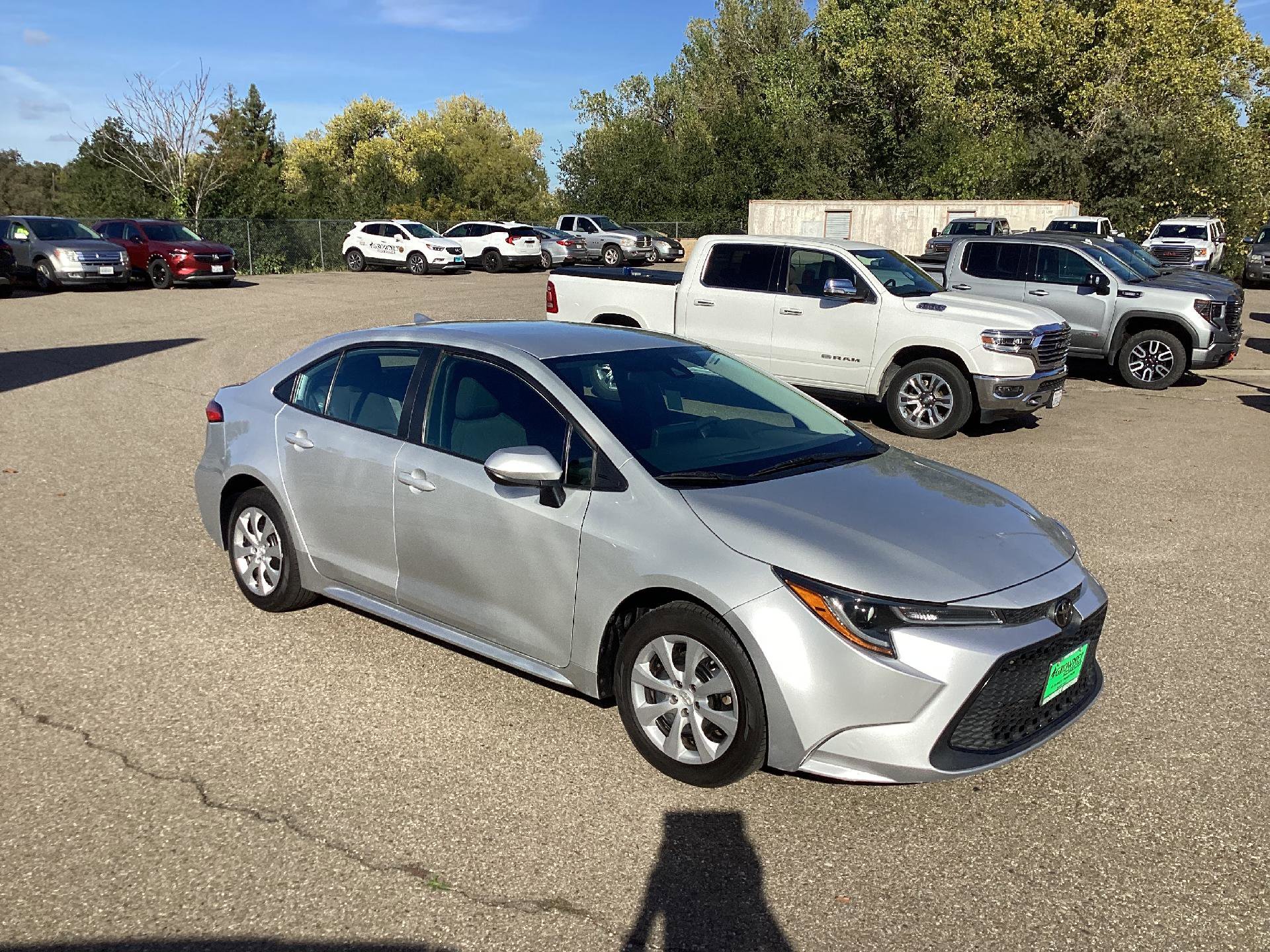 Used 2022 Toyota Corolla LE image 2