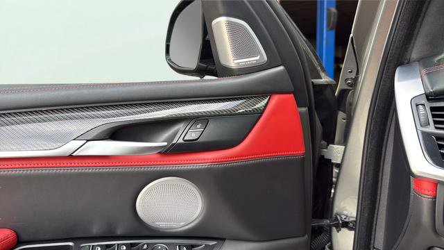 Used 2017 BMW X5 M image 12